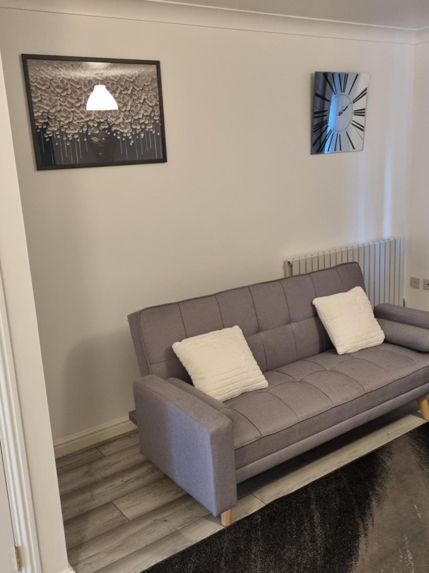 Maidstone Villa 3 Bedroom Free Sports Channels,Parking Sleeps 7 Exterior photo