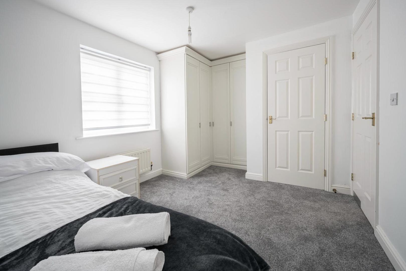 Maidstone Villa 3 Bedroom Free Sports Channels,Parking Sleeps 7 Exterior photo