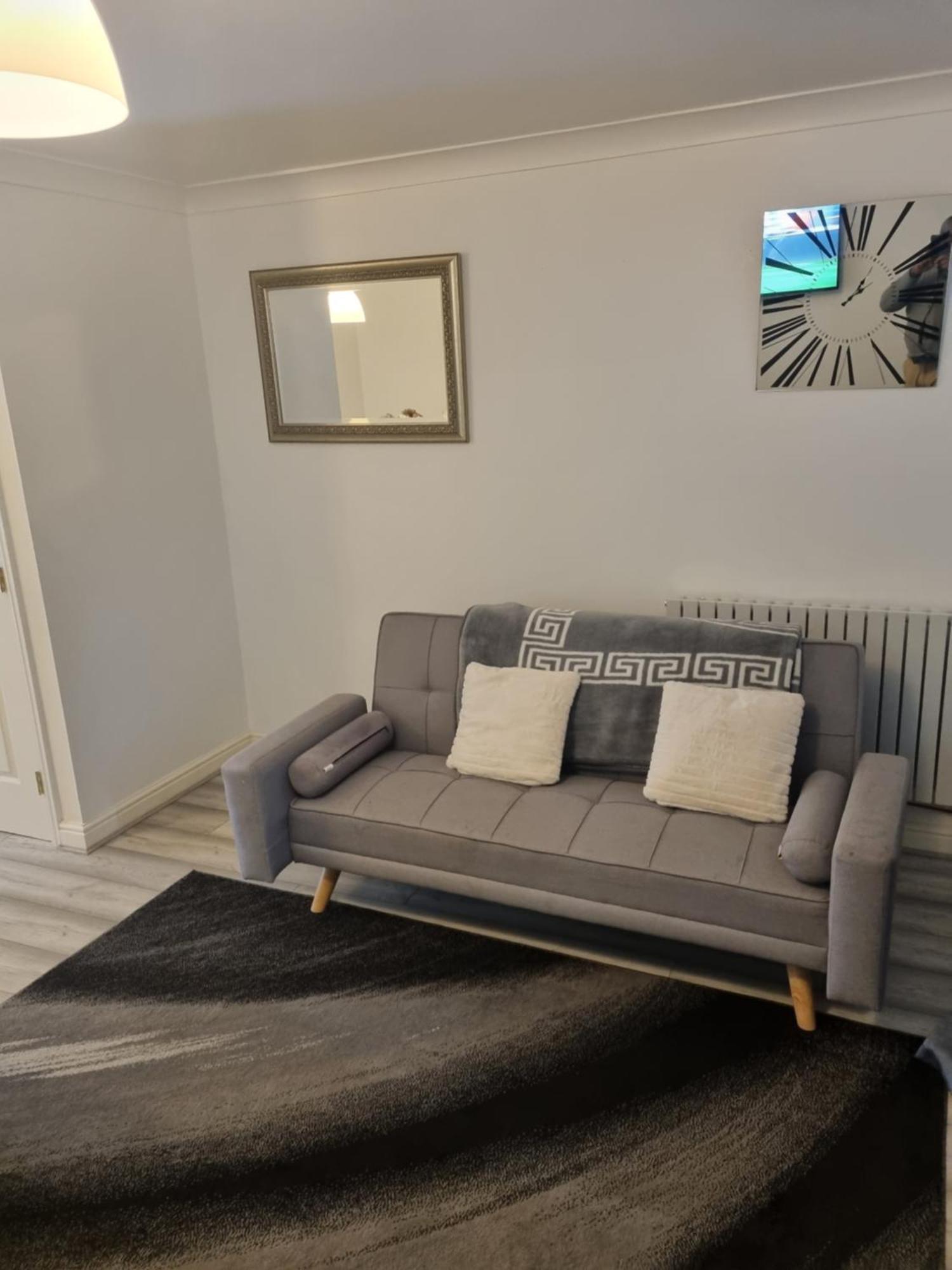 Maidstone Villa 3 Bedroom Free Sports Channels,Parking Sleeps 7 Exterior photo