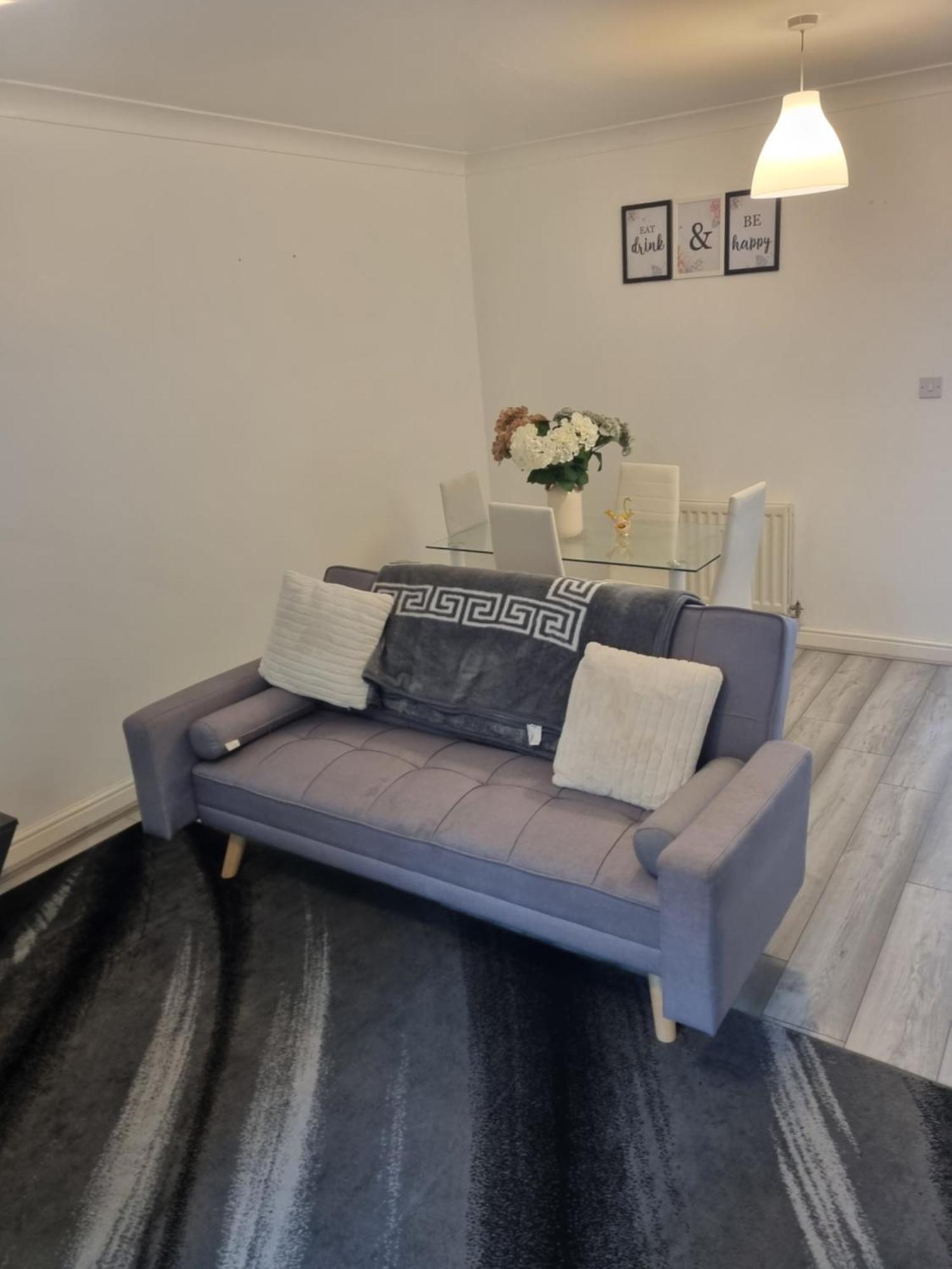 Maidstone Villa 3 Bedroom Free Sports Channels,Parking Sleeps 7 Exterior photo